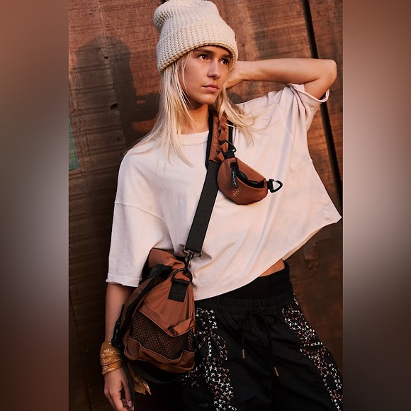 NEW Free People Move With It Messenger Bag - Picture 5 of 16